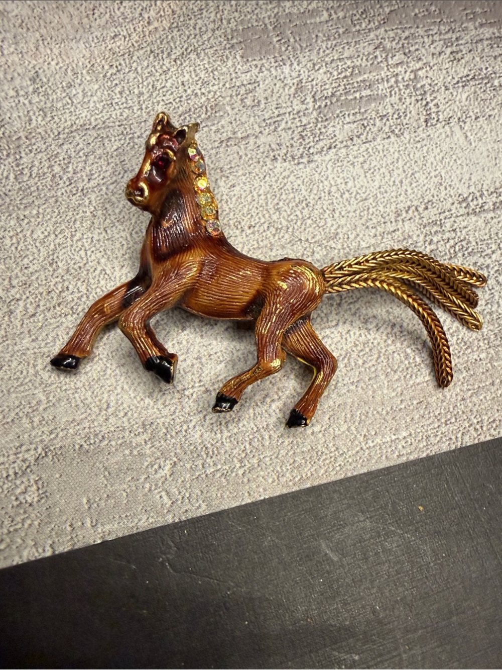 Vintage Gold Tone & Rhinestone Galloping Horse Brooch w articulating mesh tail